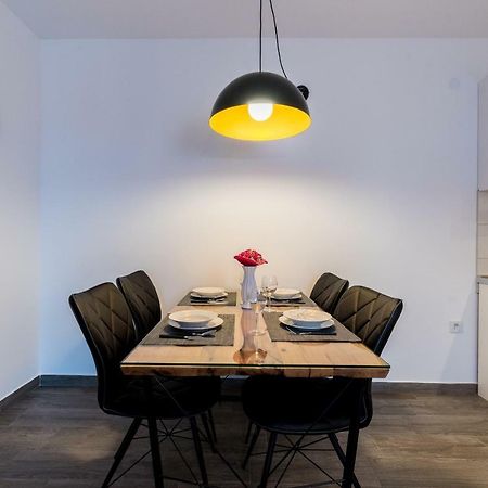 Villa Anja 1st floor Peroj Eksteriør billede