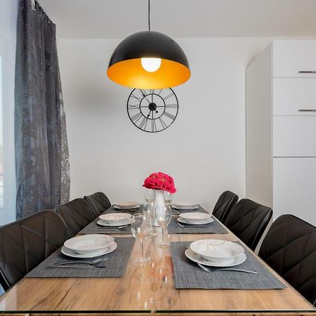 Villa Anja 1st floor Peroj Eksteriør billede