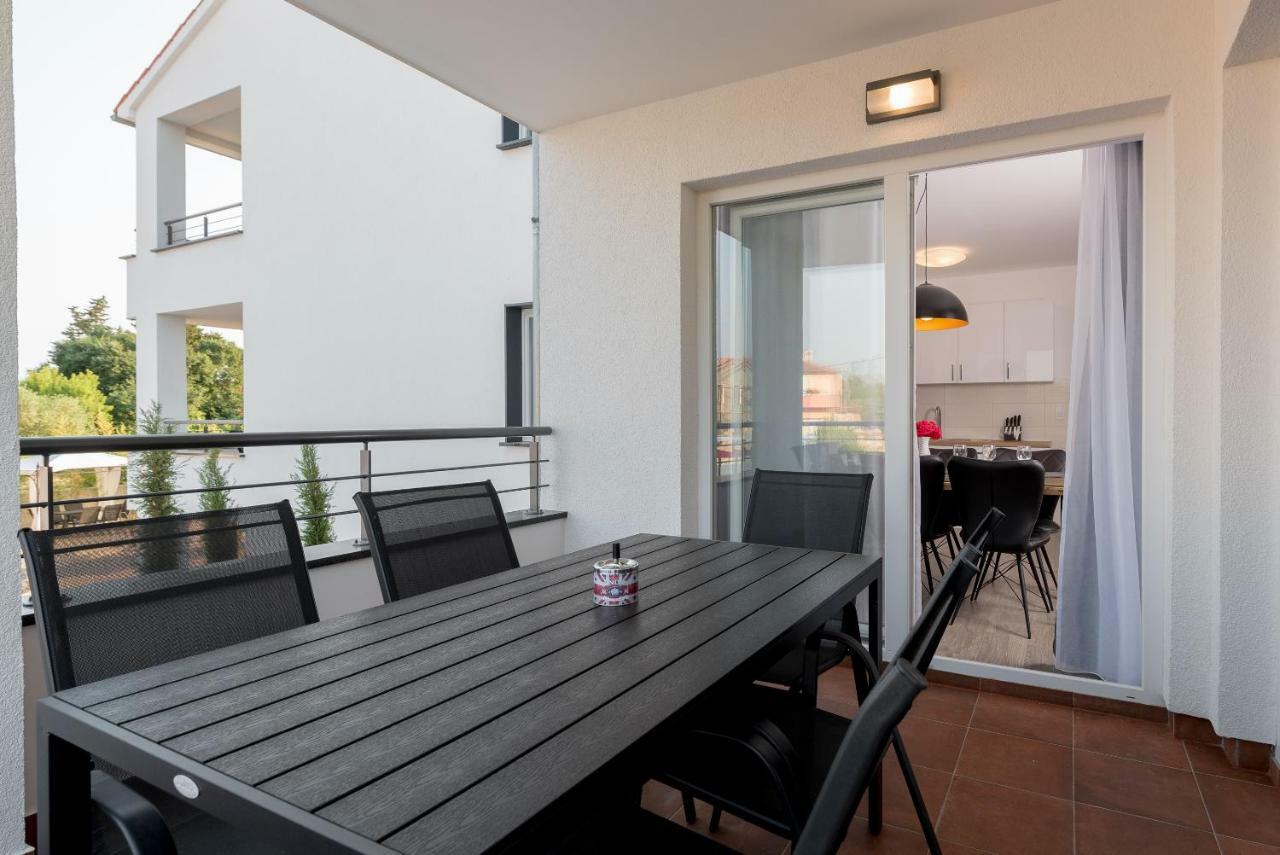 Villa Anja 1st floor Peroj Eksteriør billede