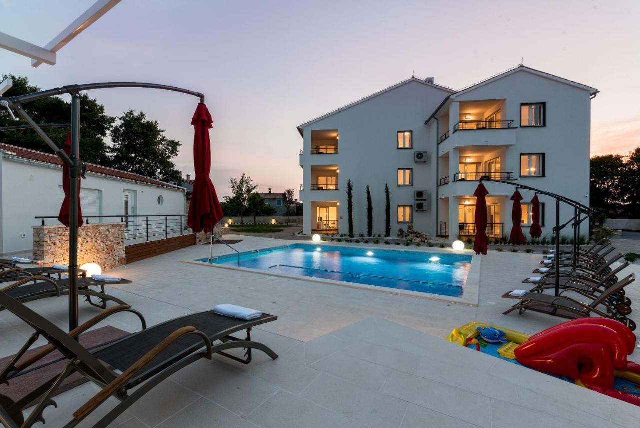 Villa Anja 1st floor Peroj Eksteriør billede