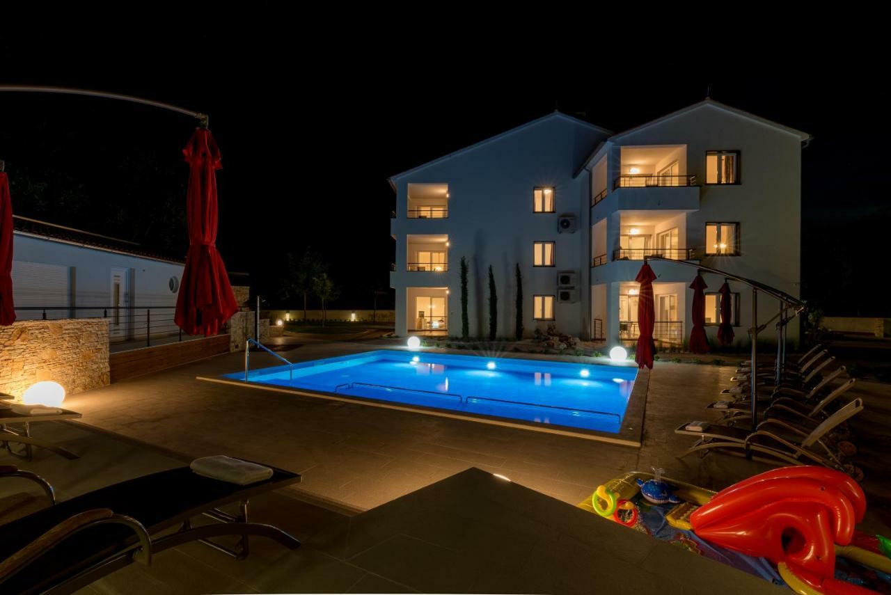Villa Anja 1st floor Peroj Eksteriør billede