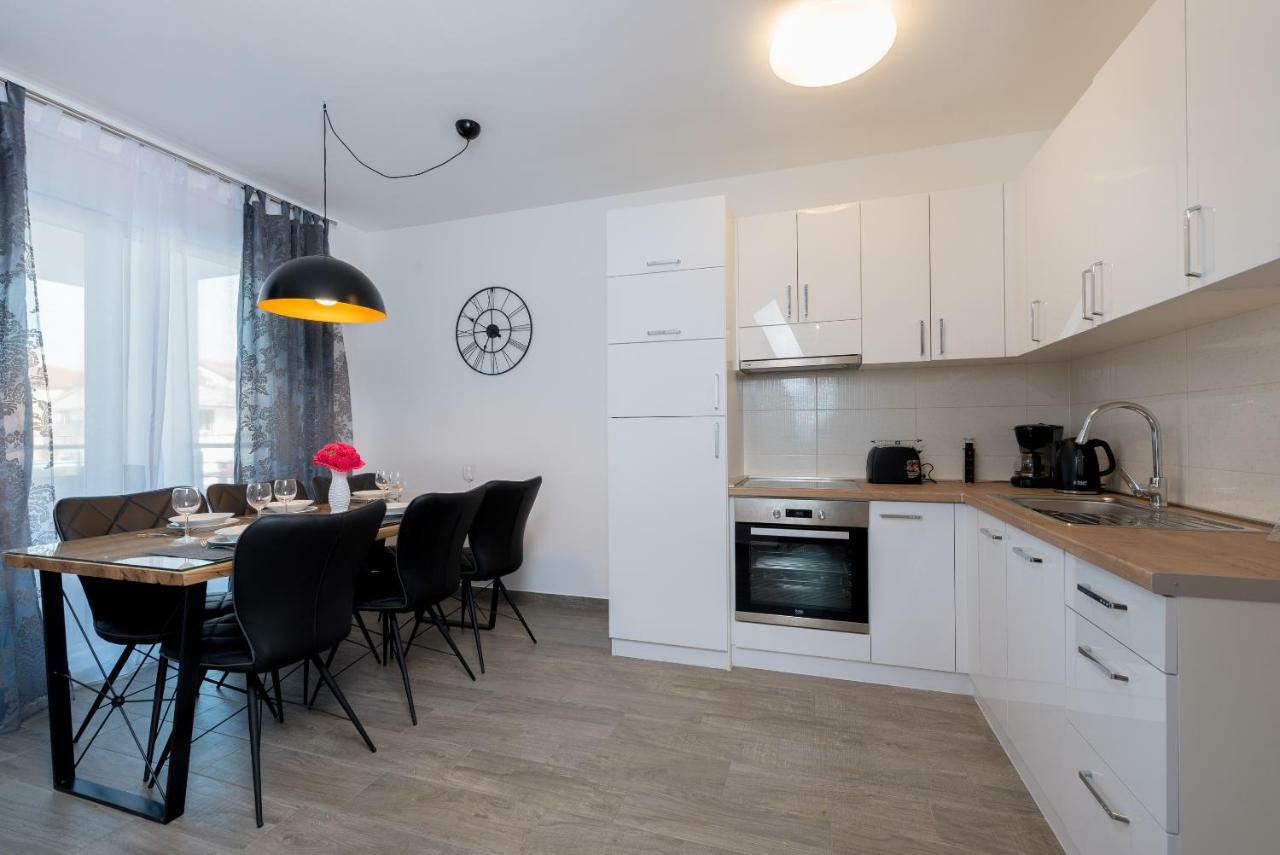 Villa Anja 1st floor Peroj Eksteriør billede